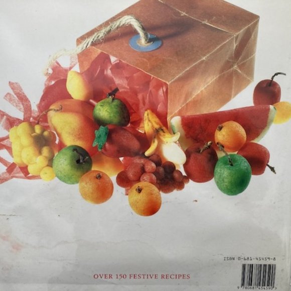 CHRISTMAS COOKBOOK-Over 150 Recipes -Christmas Eve Mull -Appetizers to Desserts - Picture 2 of 14